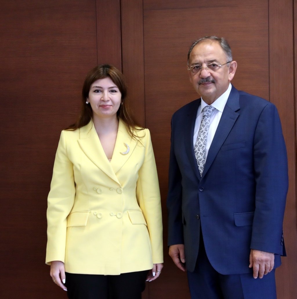 Environment, Urbanization and Climate Change Minister Mehmet Özhaseki and Daily Sabah's Dilara Aslan Özer are seen at Turkuvaz Media, Ankara, Türkiye, Aug. 2, 2023 (Sabah Photo)