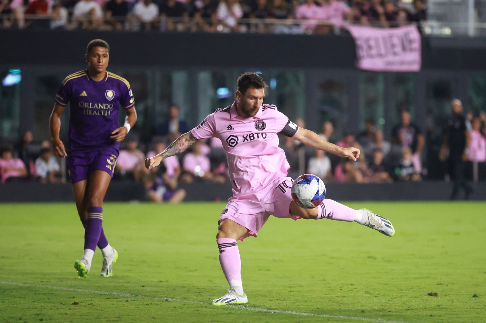 Inter Miami&#039;s Lionel Messi (R) scores a goal in the first half during the Leagues Cup 2023 Round of 32 match against Orlando City SC at DRV PNK Stadium, Miami, U.S., Aug. 2, 2023. (AFP Photo)