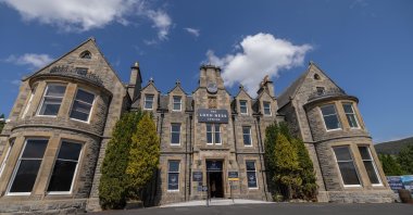 Undated handout photo issued by the Loch Ness Centre of a general view of their building, the former Drumnadrochit Hotel where the Loch Ness monster is said to have been glimpsed by a former manageress. (dpa Photo)