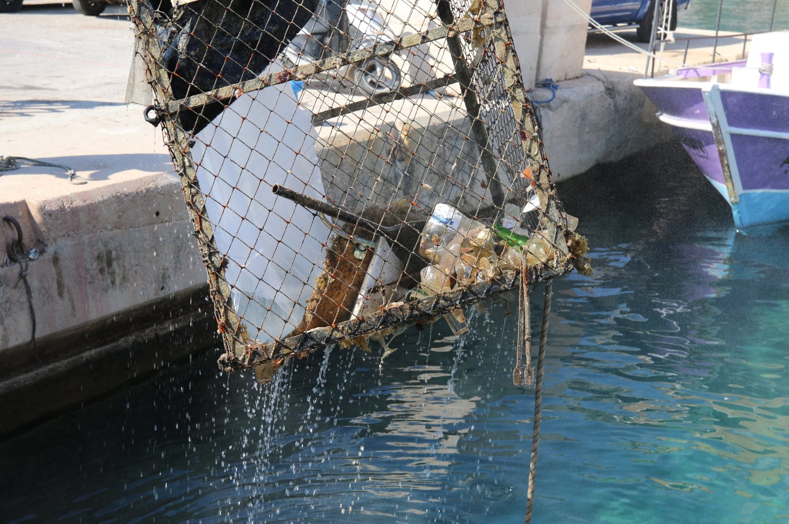 Underwater waste removed from seabed of southern Türkiye’s Kaş