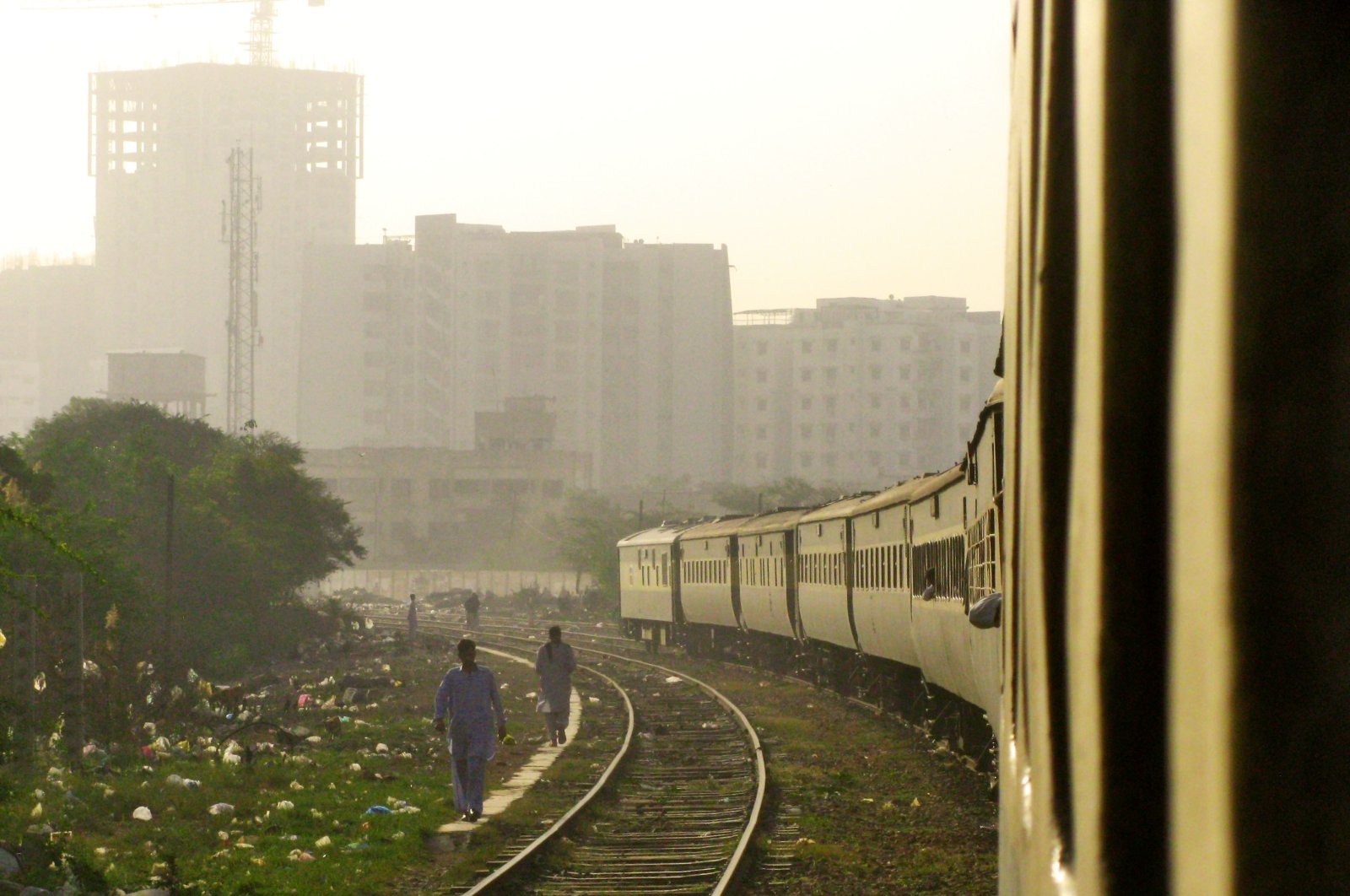 Fatal train derailment claims 15 lives in southern Pakistan