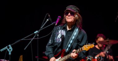 Turkish rock icon Erkin Koray at a concert at Leyla Gencer Arts Center in Istanbul, April 7, 2016. (Sabah File Photo)