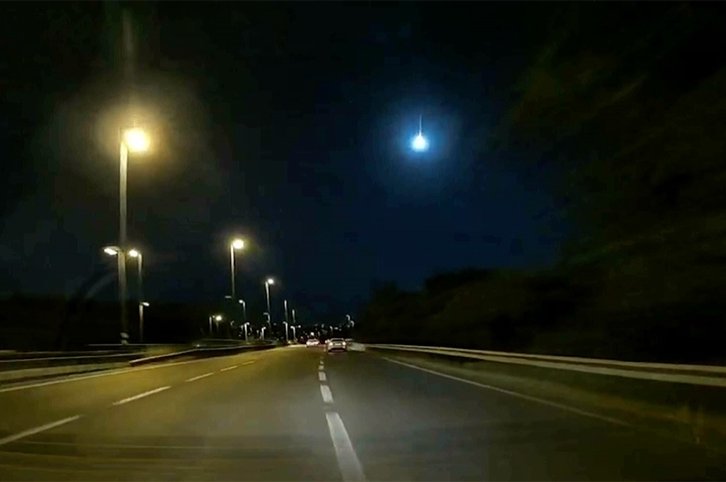 Meteor alert: Mysterious light intrigues Istanbulites