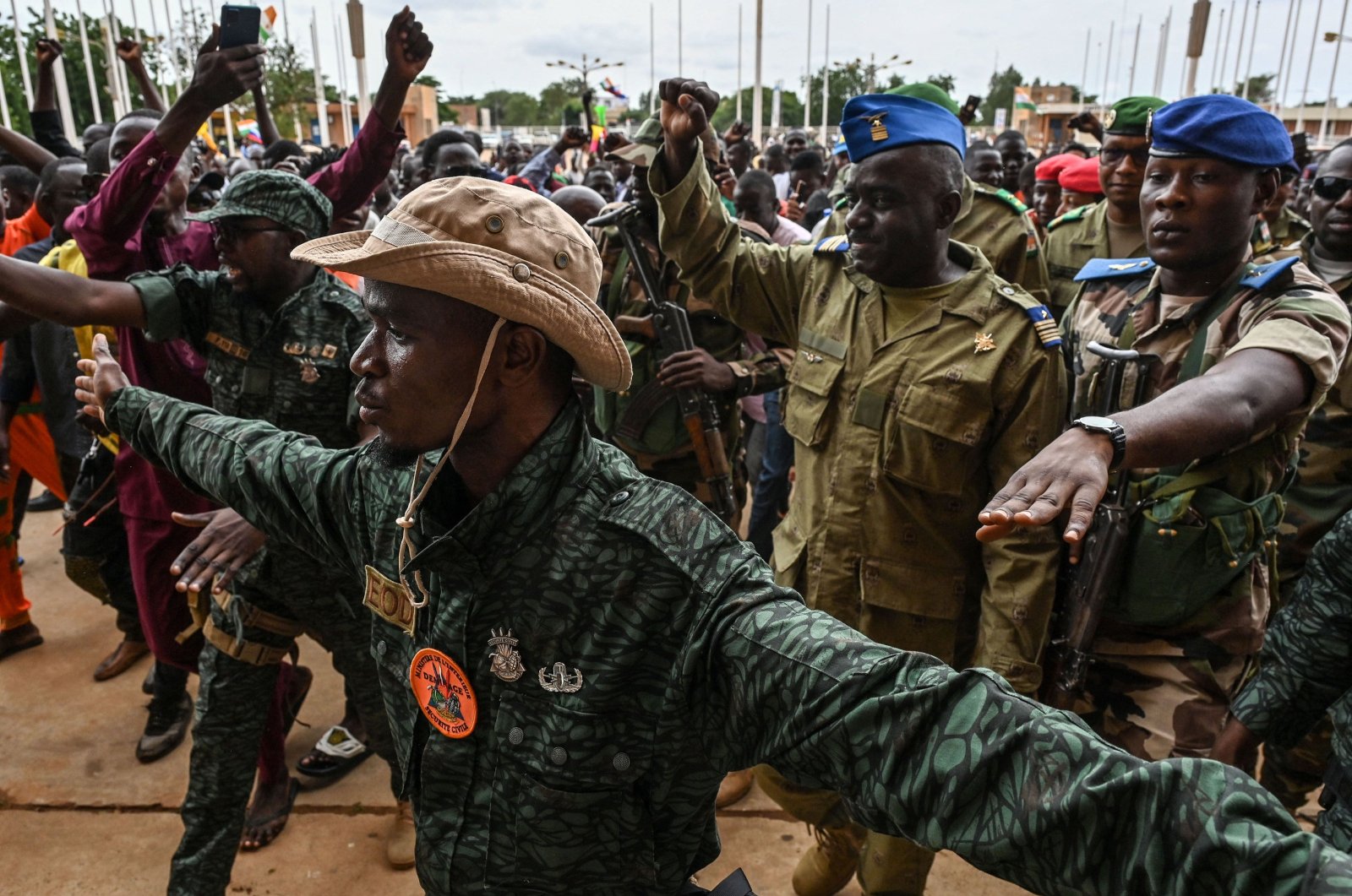 Niger shuts airspace, alleges invasion plan as ultimatum passes