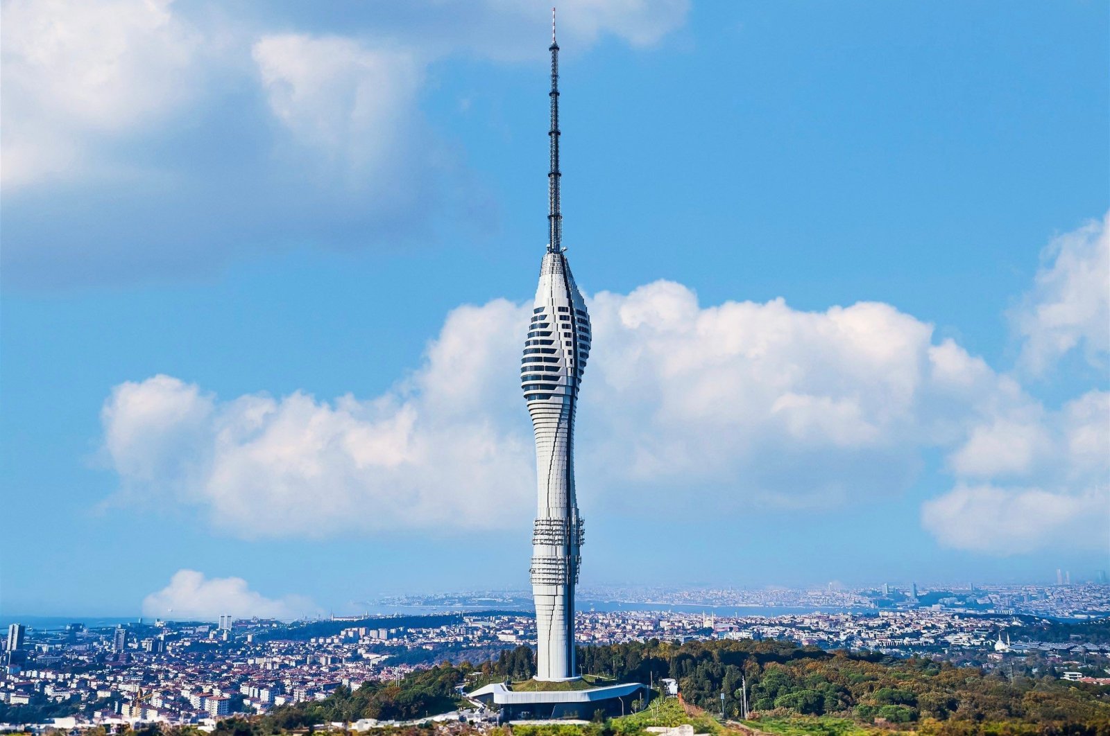 Istanbul’s Çamlıca Tower hosts 1.19M visitors Jan.-Aug. 2023