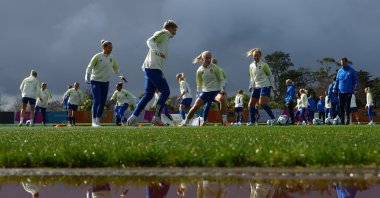Sweden players train ahead of their Women's World Cup quarterfinals against Japan, Auckland, New Zealand, Aug. 10, 2023.