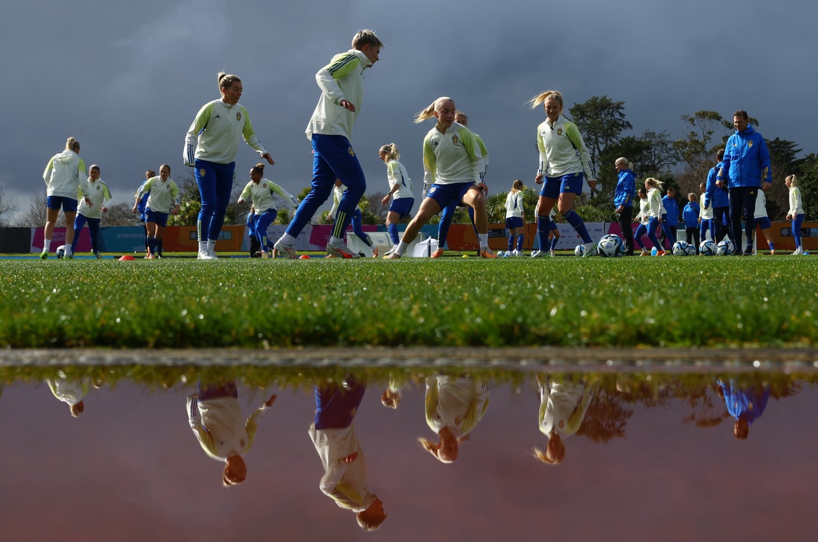 Sweden players train ahead of their Women&#039;s World Cup quarterfinals against Japan, Auckland, New Zealand, Aug. 10, 2023.