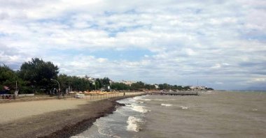 General view of the waves in the Marmara Sea off the coast of Tekirdağ, northwestern Türkiye, Aug. 9, 2023. (DHA Photo)