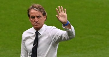 Then-Italy coach Roberto Mancini greets supporters ahead of the UEFA EURO 2020 final against England, London, U.K., July 11, 2021. (AFP Photo)