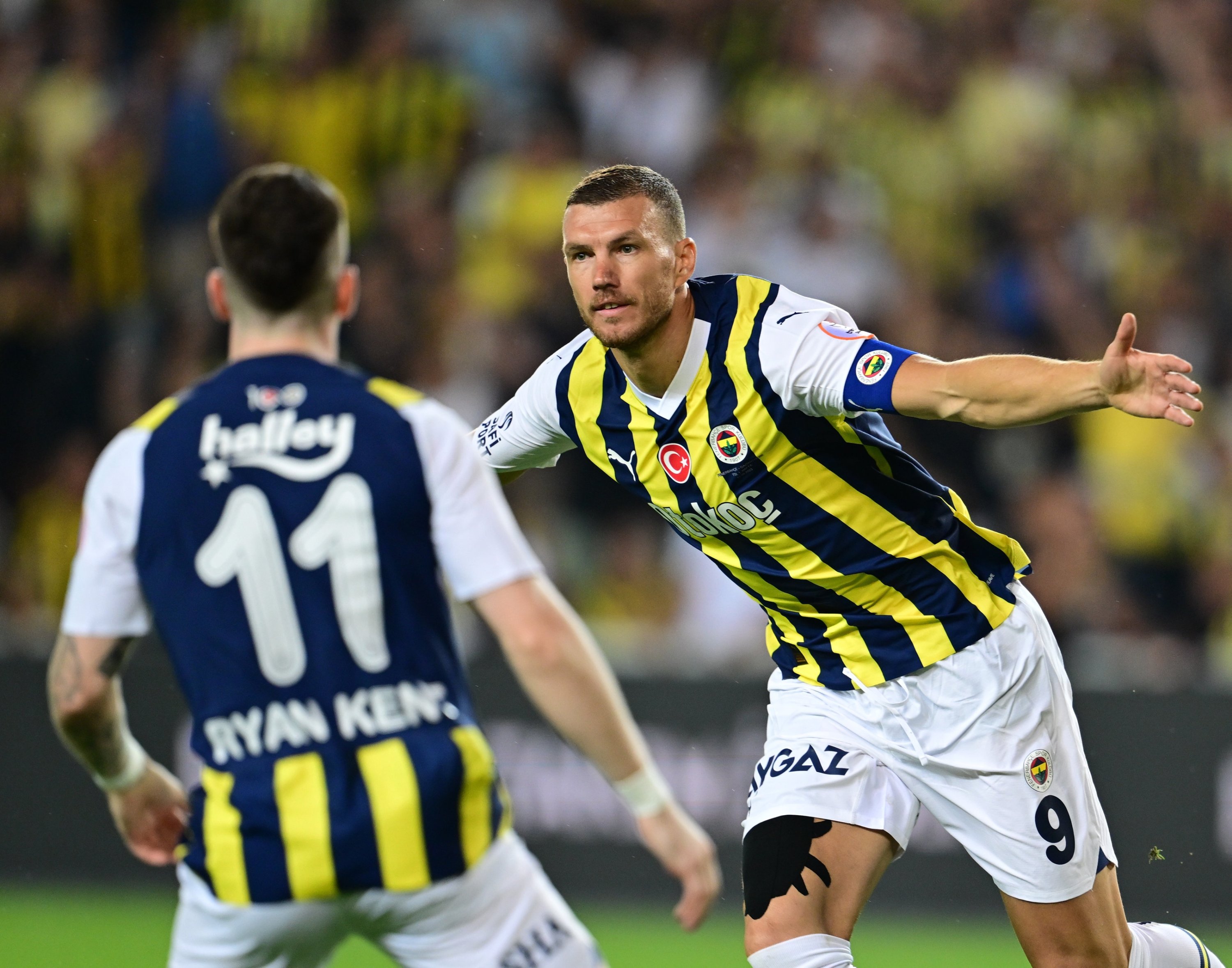 Dzeko kicks off Süper Lig with brace as Fenerbahçe slam Gaziantep