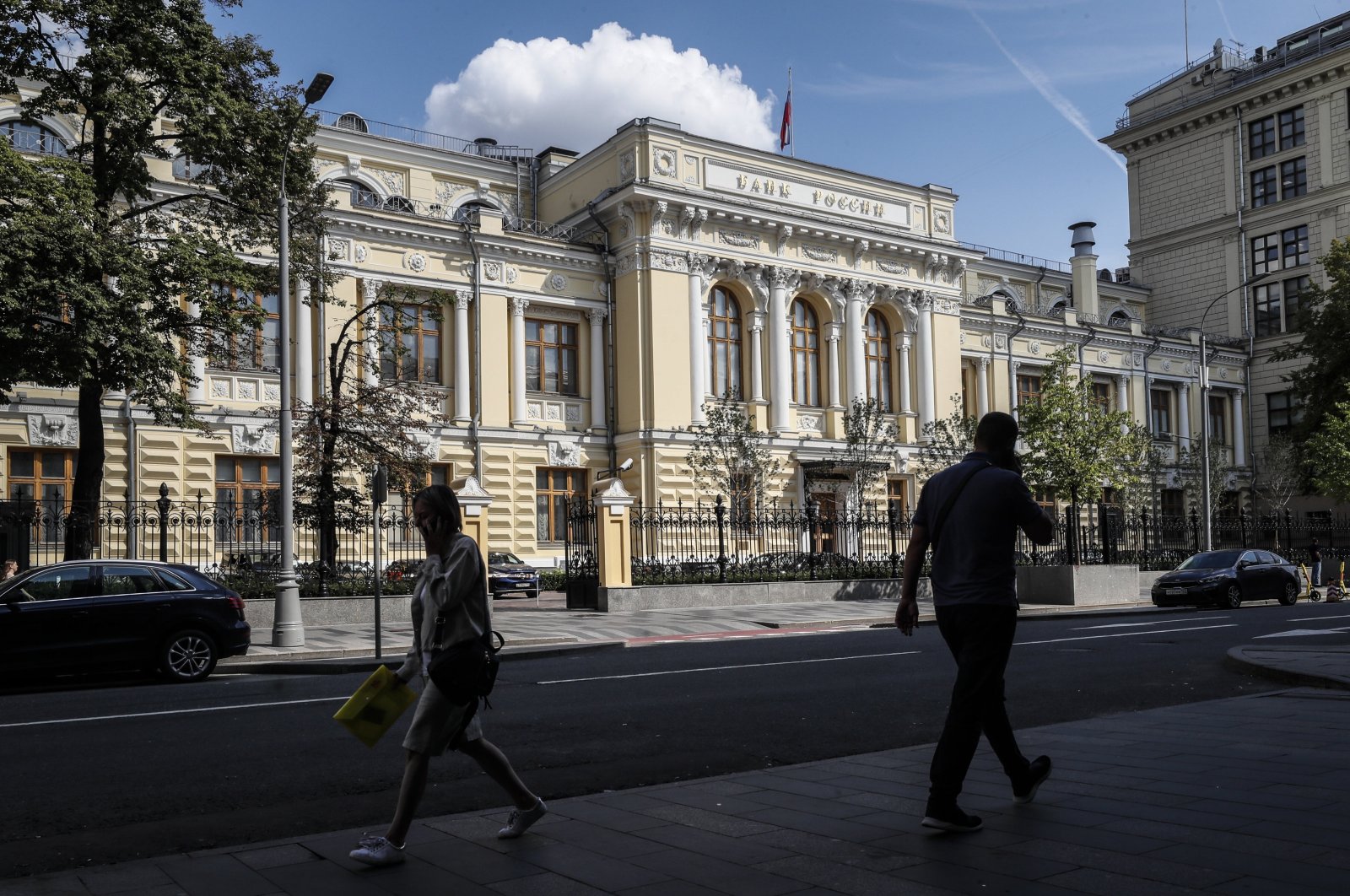 Russian central bank hikes key rate to prop up tumbling ruble