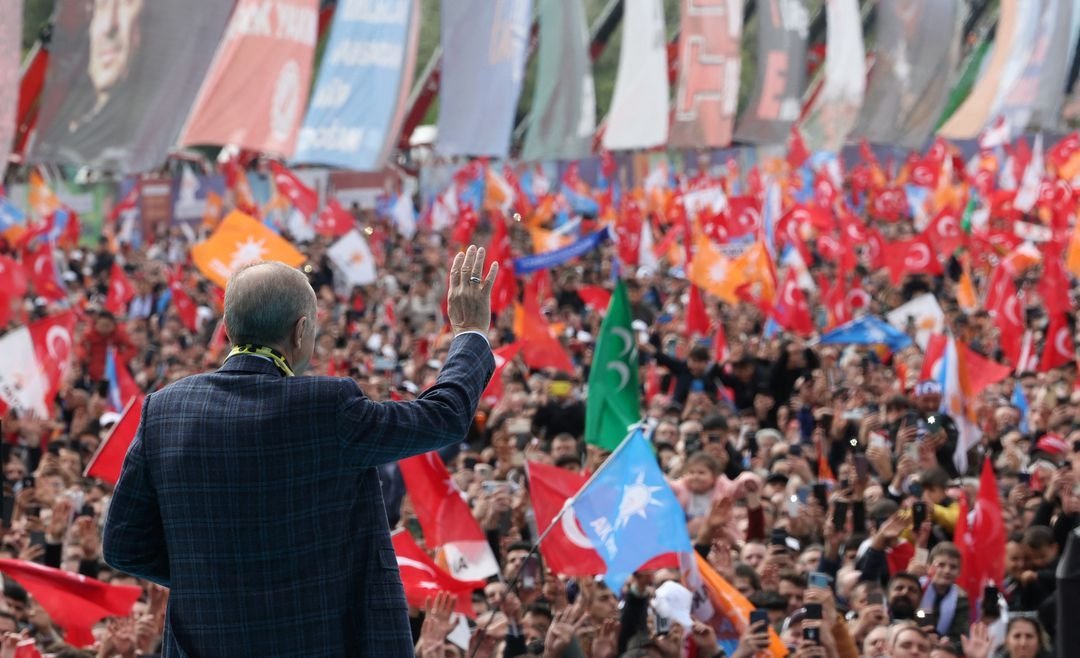 President Recep Tayyip Erdoğan greets his supporters during a rally ahead of the May 14 presidential and parliamentary elections, in Ankara, Türkiye, April 30, 2023. (Reuters Photo)