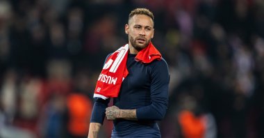PSG&#039;s Neymar looks dejected after the UEFA Champions League round of 16 leg one match between Paris Saint-Germain and FC Bayern Munich at Parc des Princes, Paris, France, Feb. 14, 2023. (Getty Images Photo)