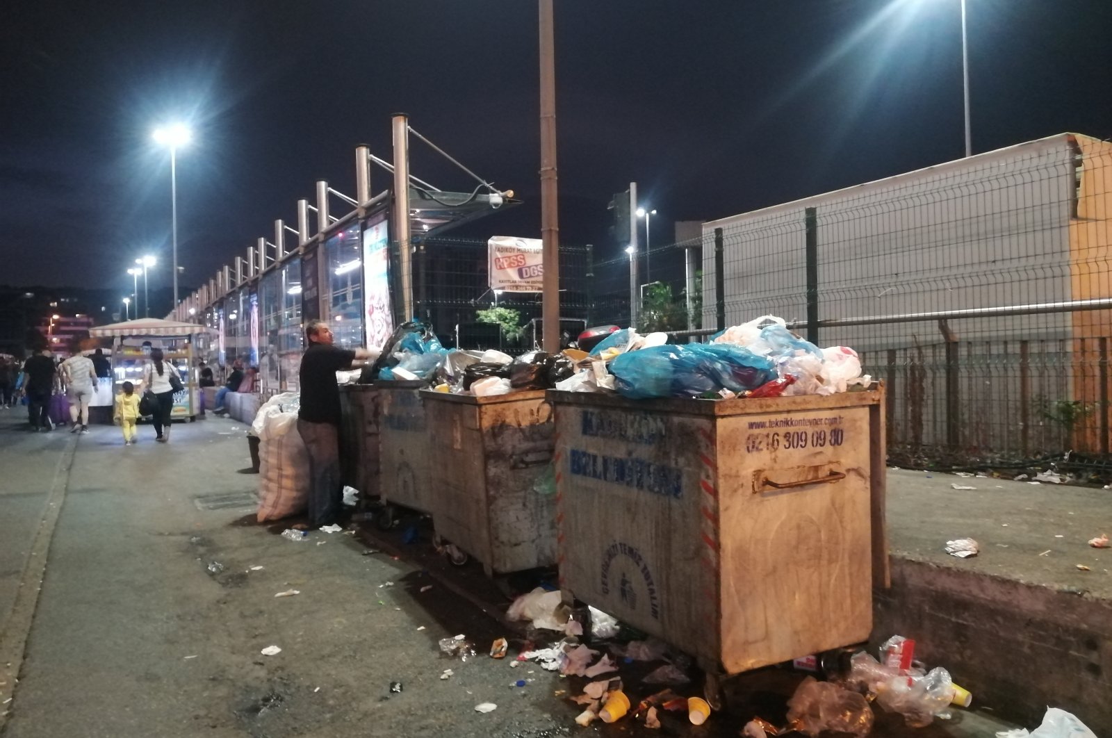 Istanbulites demand solutions amid garbage woes, labor strife