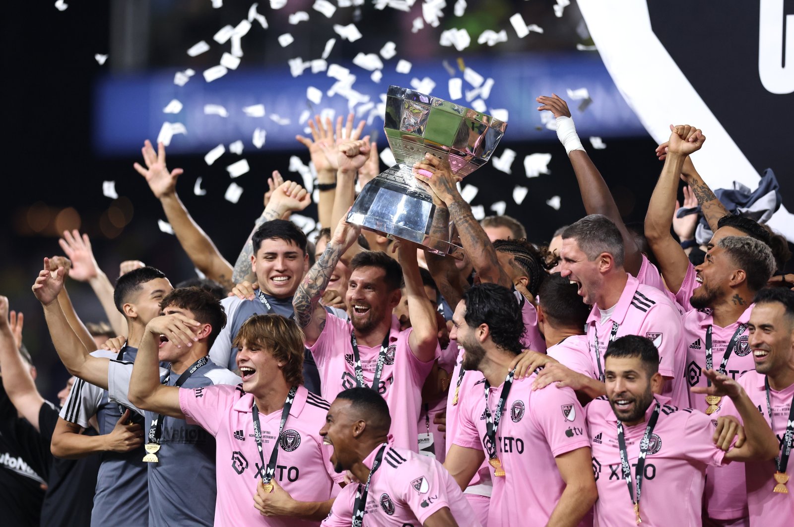 Inter Miami&#039;s Lionel Messi hoists the trophy with his teammates after defeating Nashville SC to win the Leagues Cup 2023 final at GEODIS Park, Nashville, U.S., Aug. 19, 2023. (Getty Images Photo)