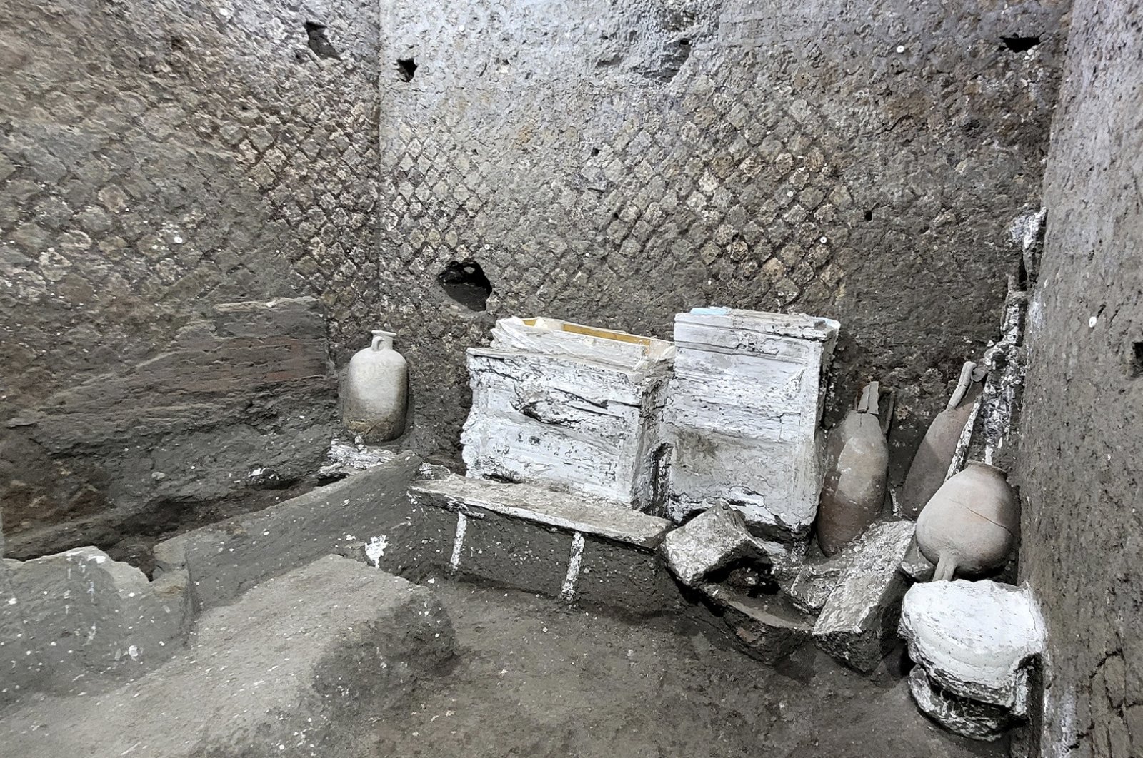 A small bedroom that was almost certainly used by slaves is pictured after it was discovered by archaeologists in a Roman villa near Pompeii, in this undated picture, Italy. (Reuters Photo)