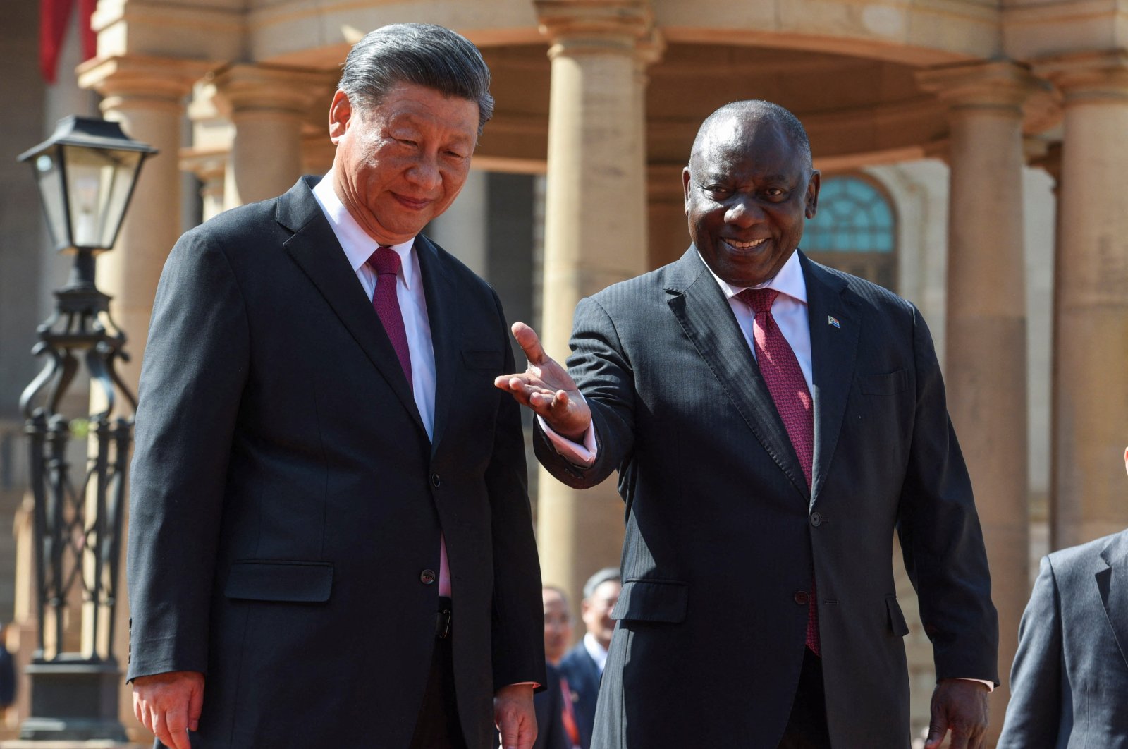 South Africa&#039;s President Cyril Ramaphosa welcomes China&#039;s President Xi Jinping at the Union Buildings ahead of the opening remarks of the BRICS emerging economies meeting, Pretoria, South Africa, Aug. 22, 2023. (Reuters Photo)