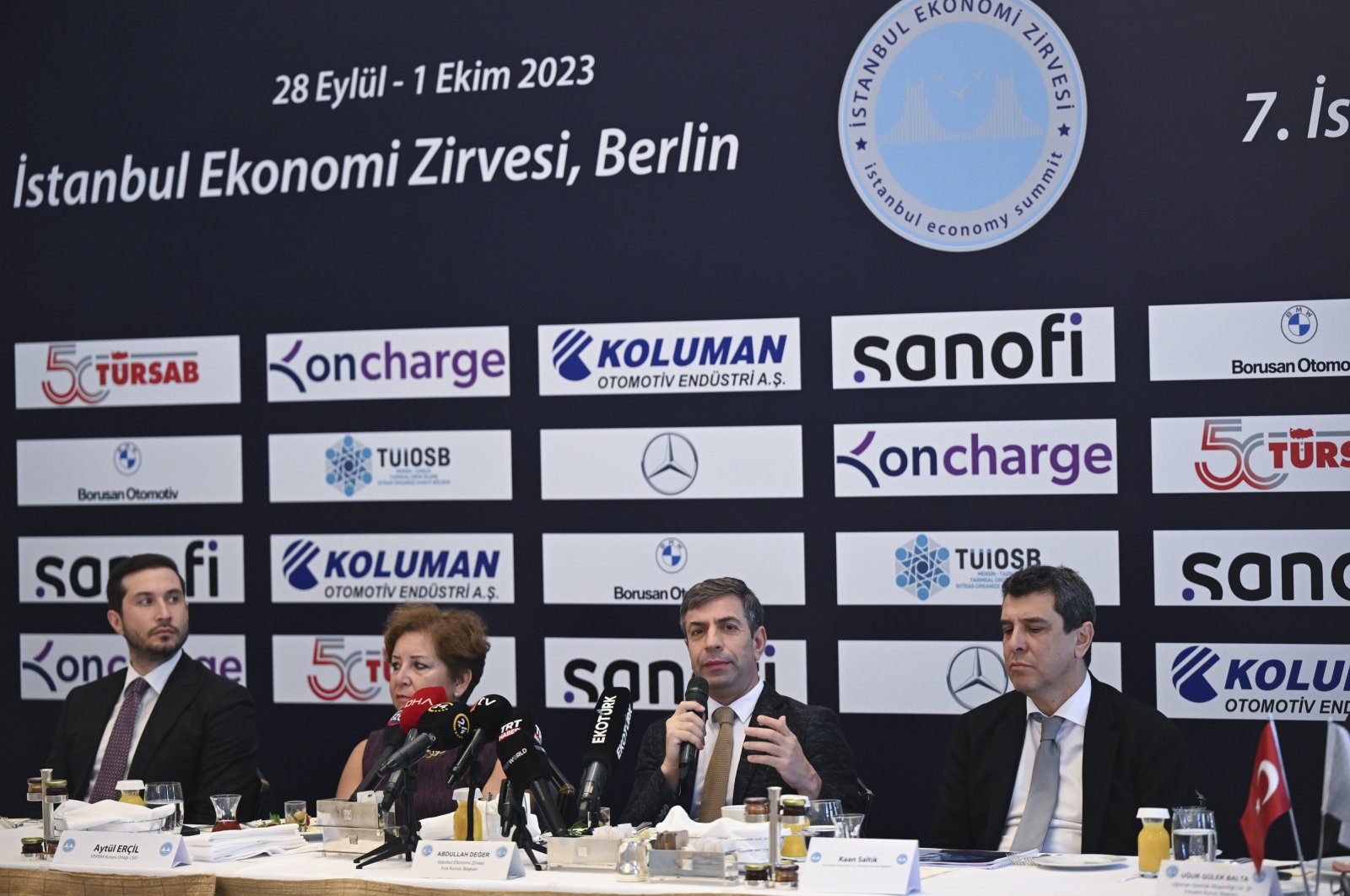 Istanbul Economic Summit Chairperson of the Executive Board Abdullah Değer (C) delivers a speech during a news conference, Istanbul, Türkiye, Aug. 22, 2023. (AA Photo)