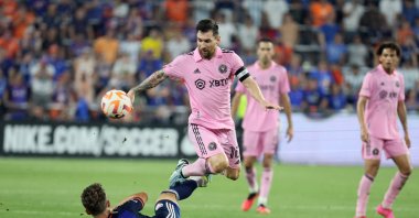 Inter Miami's Lionel Messi (C) in action against FC Cincinnati in the semifinals of the 2023 U.S. Open Cup at TQL Stadium, Ohio, U.S., Aug. 23, 2023. (AFP Photo)