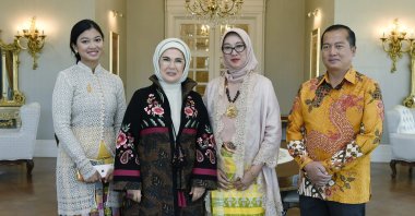 Emine Erdoğan poses with Indonesian Ambassador to Ankara Lalu Muhammed Iqbal (R) and his wife Sinta Agathia at the Presidential Complex, Ankara, Türkiye, Aug. 24, 2023. (AA Photo)