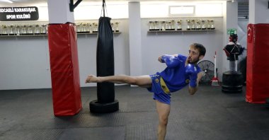 Turkish wushu star, Mehmet Demirci trains for the World Championships in the U.S. at the Kocaeli Karakuşak Club, Kocaeli, Türkiye, Aug. 22, 2023. (AA Photo)