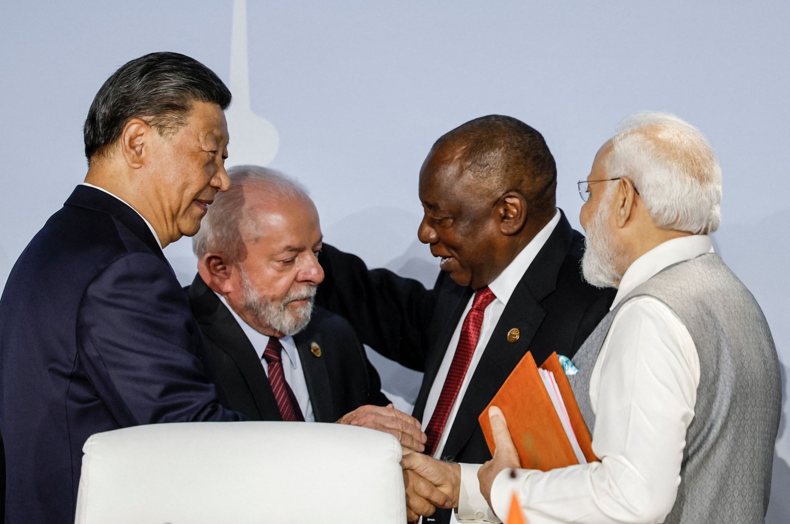 (From L to R) Chinese President Xi Jinping, Brazil&#039;s President Luiz Inacio Lula da Silva, South African President Cyril Ramaphosa and Indian PM Narendra Modi during the 2023 BRICS Summit, Johannesburg, South Africa, Aug. 24, 2023. (AFP Photo)