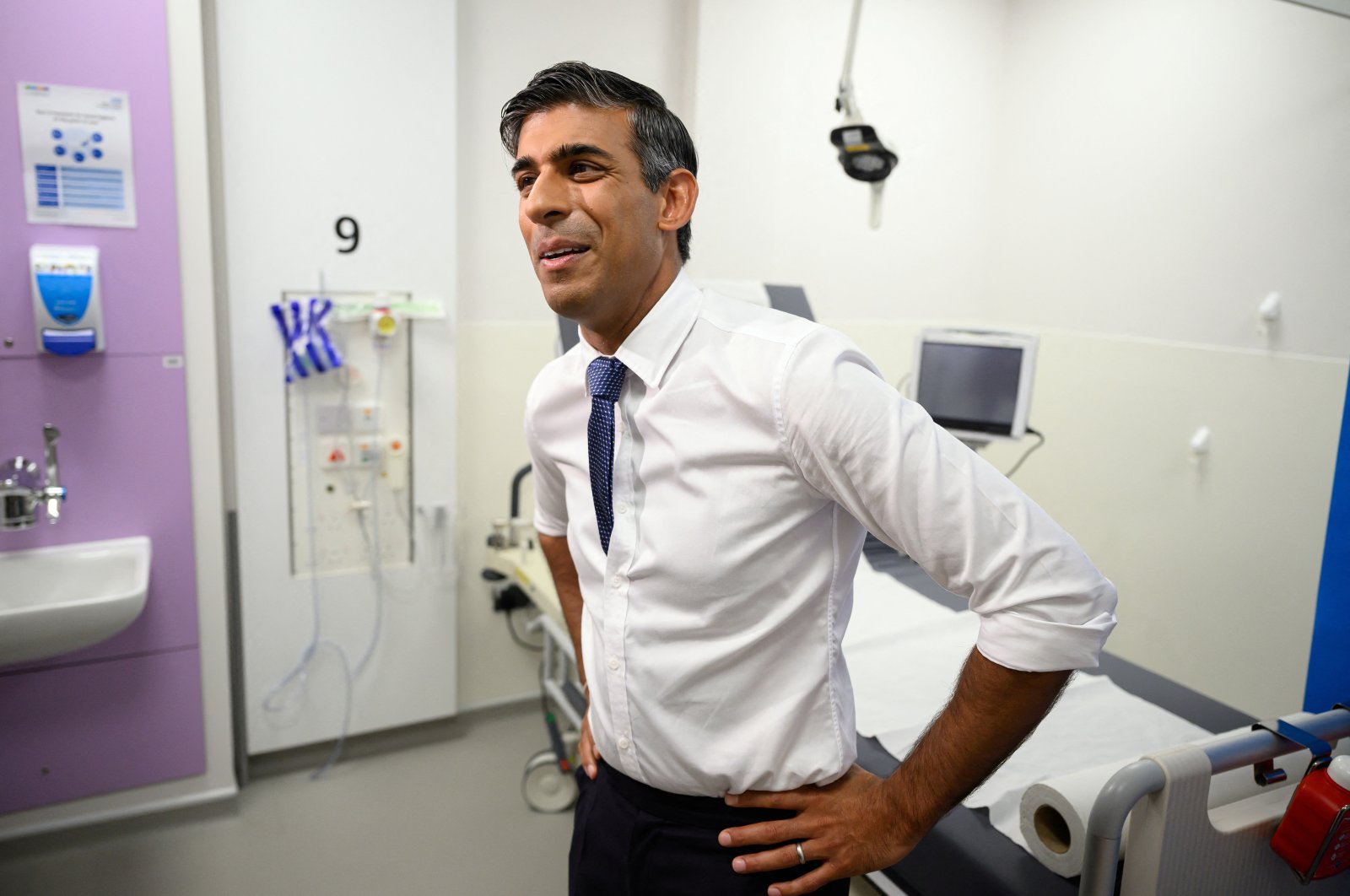 British Prime Minister Rishi Sunak is interviewed for a pool television clip during a visit to Milton Keynes University Hospital on in Milton Keynes, Britain, Aug. 15, 2023. (Reuters Photo)