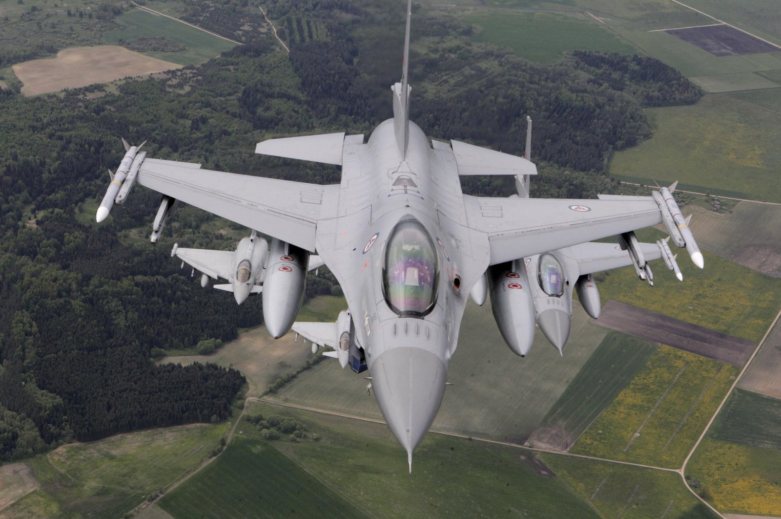 A Norwegian Air Force F-16 fighter during a patrol over Baltics near Siauliai, Lithuania, May 20, 2015. (Reuters Photo)