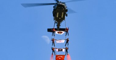 Special Gendarmerie Forces perform an aerial stunt during the celebrations for the 952nd anniversary of the Battle of Manzikert in eastern Bitlis province, Türkiye, Aug. 25, 2023. (AA Photo)