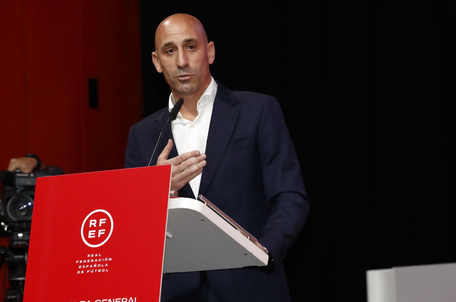 Spanish FA chief Rubiales refuses to step down over kiss fiasco
