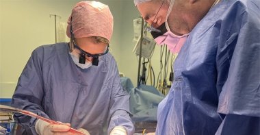 Isabel Quiroga (L) and Richard Smith during the womb transplant operation, U.K., Aug. 23, 2023. (Photo courtesy of Womb Transplant UK)