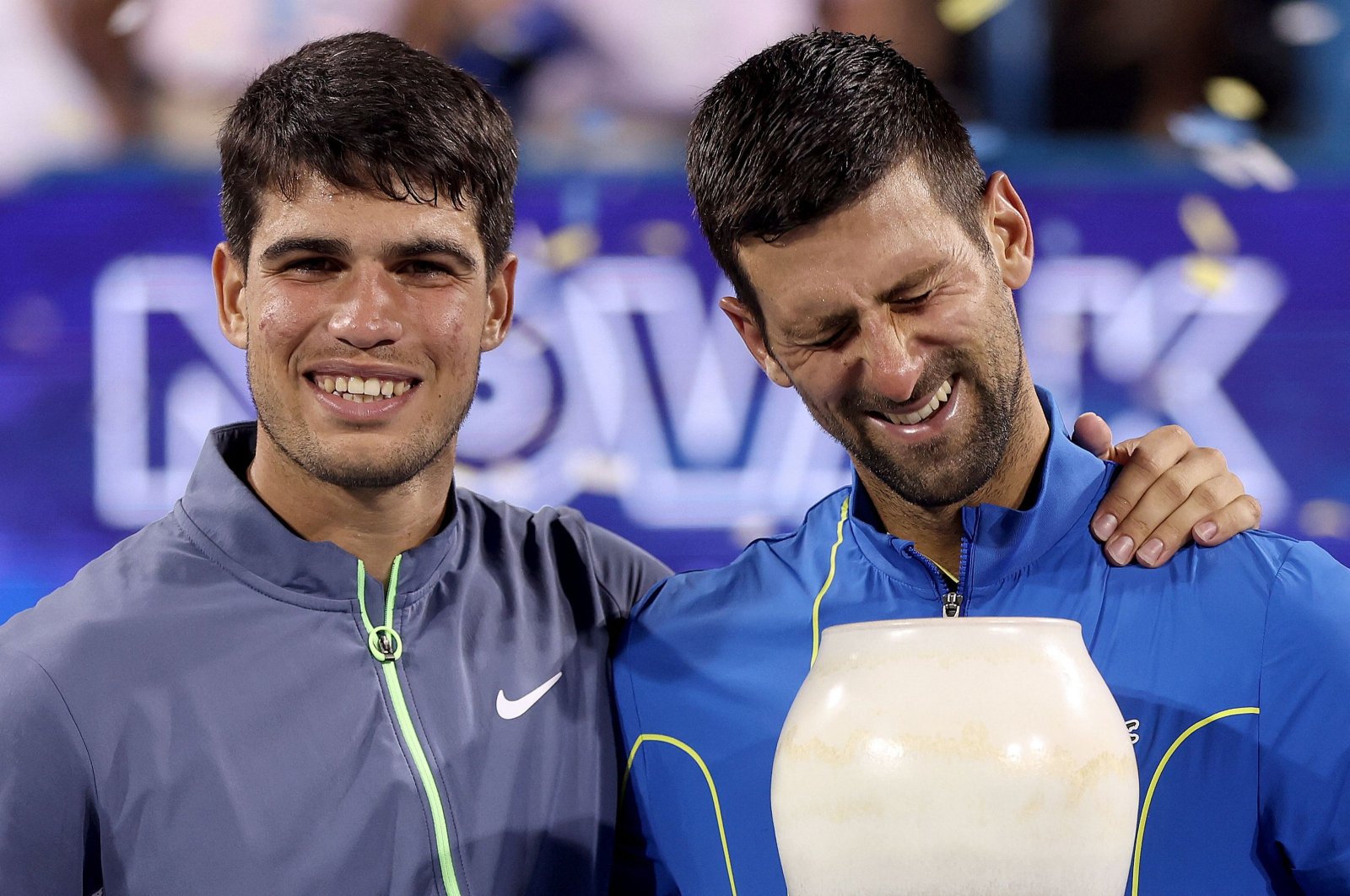 Spain&#039;s Carlos Alcaraz and Serbia&#039;s Novak Djokovic pose with their trophies after the Cincinnati Open, Mason, Ohio, U.S., Aug. 20, 2023. (AFP Photo)