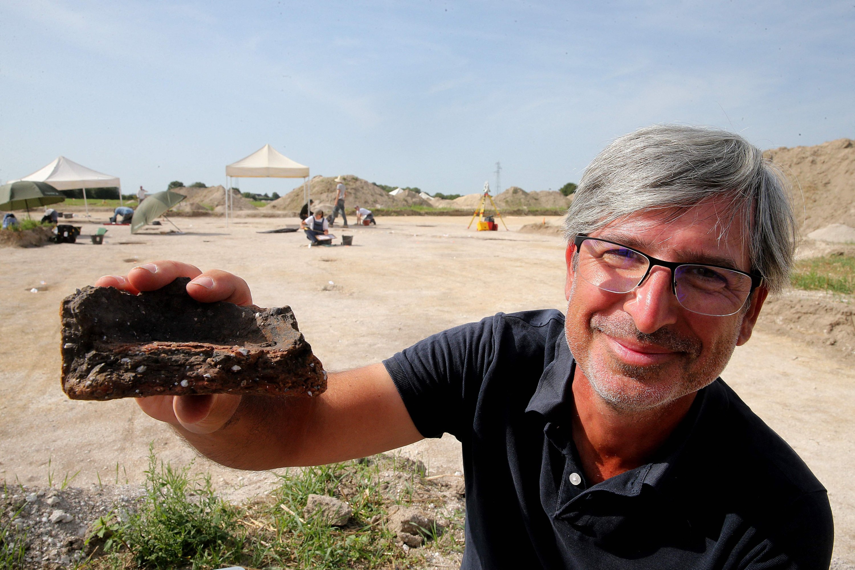 ANCIENT NEOLITHIC VILLAGE DISCOVERED IN FRANCE AFTER 150 YEARS OF RESEARCH   289362 