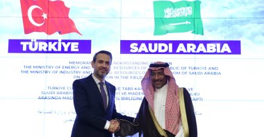 Energy and Natural Resources Minister Alparslan Bayraktar (L) shakes hands with Saudi Arabia’s Industry and Mineral Resources Minister Bandar Alkhorayef during the memorandum of understanding signing ceremony, Ankara, Türkiye, Aug. 28, 2023. (DHA Photo)