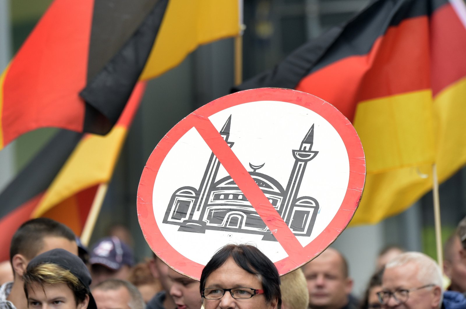 Far-right demonstration in the east German city of Bautzen, Sept 18, 2016. (AP File Photo)