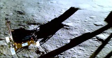 This handout screen grab released by the Indian Space Research Organisation (ISRO) shows the Chandrayaan-3 rover as it maneuvered from the lunar lander to the surface of the moon, Aug. 25, 2023. (AFP Photo)