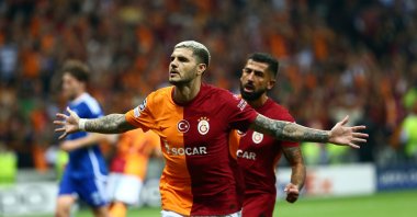 Galatasaray's Mauro Icardi celebrates after scoring the penalty against Molde during the UEFA Champions League playoffs match at the RAMS Park, Istanbul, Türkiye, Aug. 29, 2023. (DHA Photo)