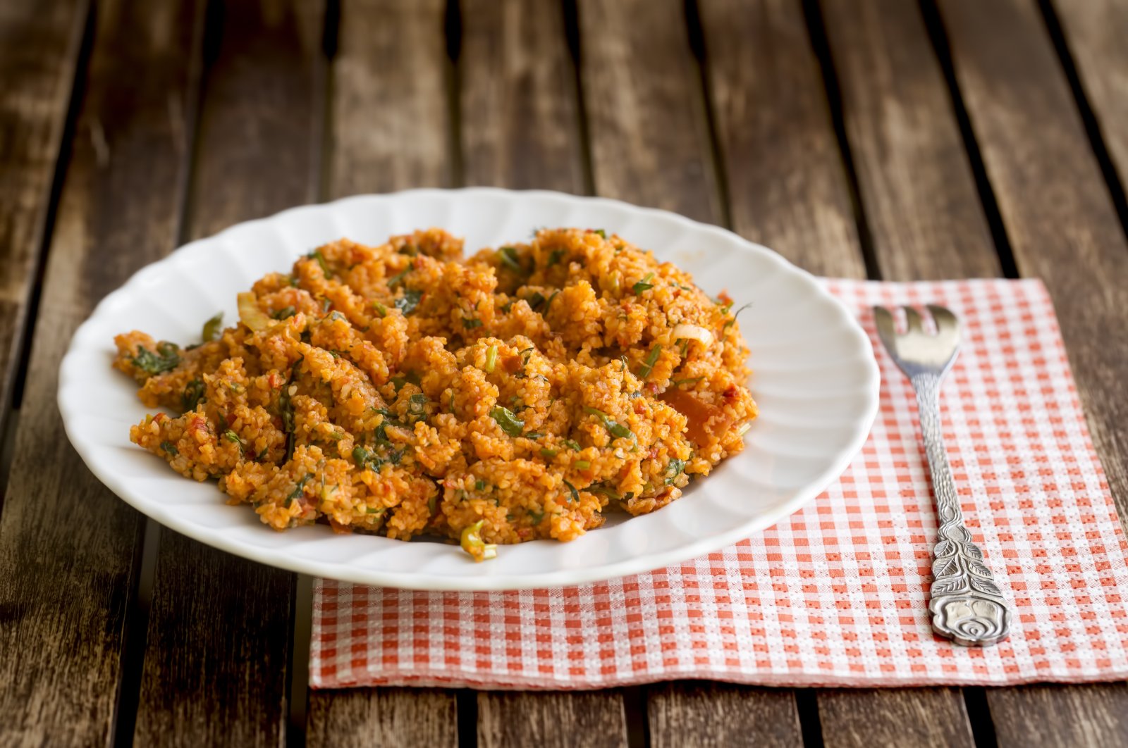 A variety of stews and bean dishes and rice and bulgur on the side are popular dishes in Türkiye. (Shutterstock Photo)