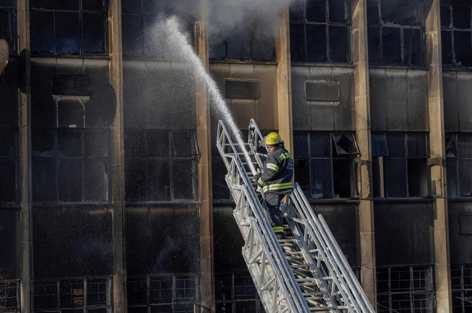 At least 7 children among 73 killed in Johannesburg building fire