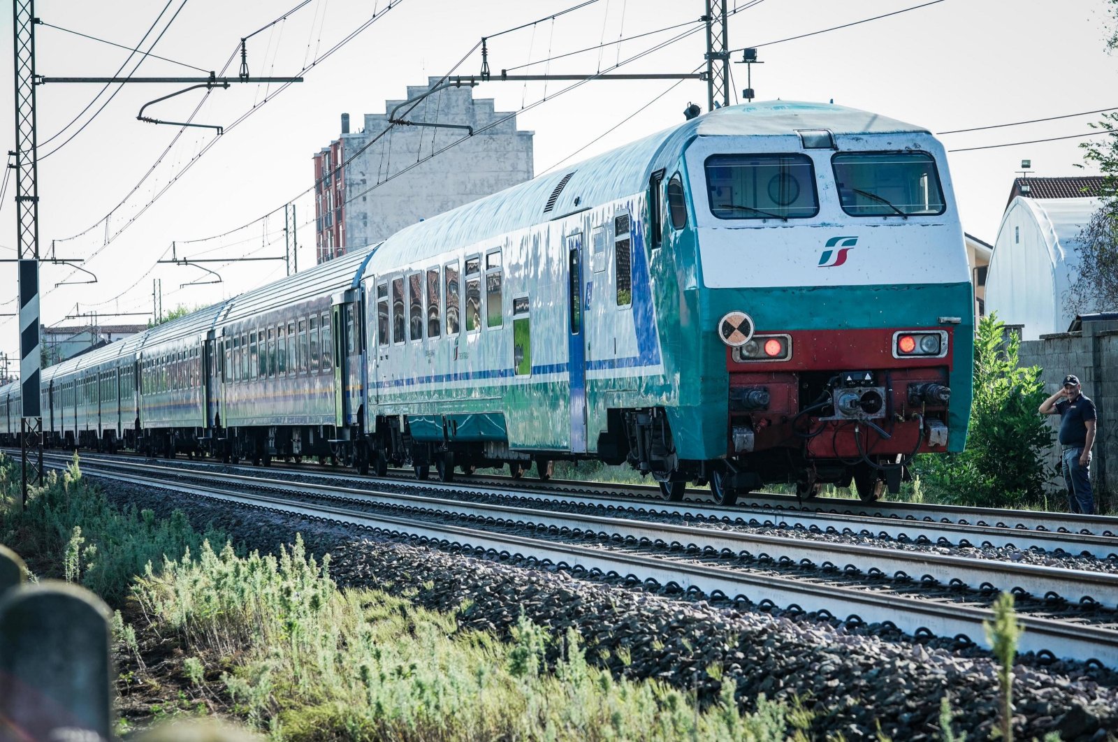 5 rail maintenance workers killed in Italy train accident