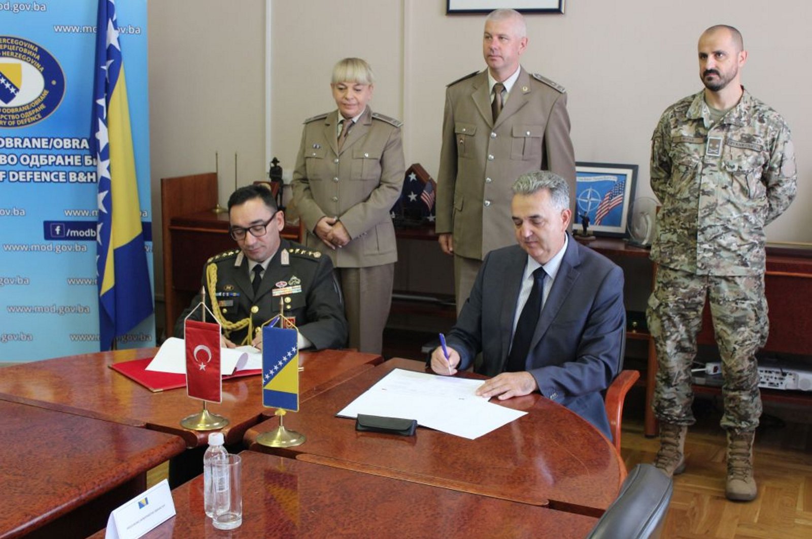 Bosnia&#039;s Deputy Defense Minister Zoran Sajinovic and Turkish Embassy Military Attaché Col. Mustafa Sıtkı Tatar sign agreement plan in Sarajevo, Bosnia-Herzegovina, Aug. 31, 2023. (AA Photo)