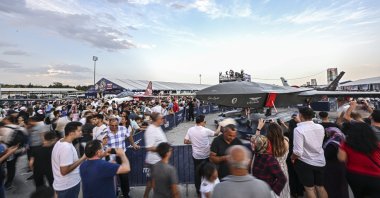 Crowds of visitors are seen close to the unmanned fighter jet Bayraktar Kızılelma, Ankara, Türkiye, Sept. 3, 2023. (AA Photo)