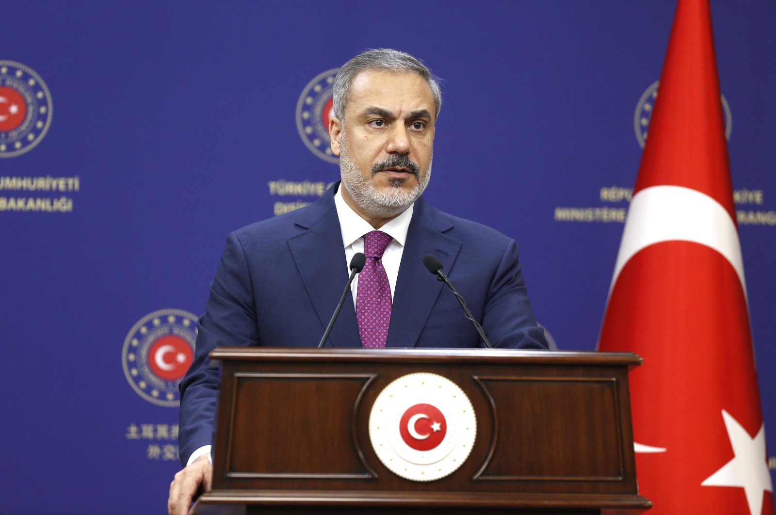  Foreign Minister Hakan Fidan and Greek Foreign Minister George Gerapetritis (not pictured) attend a news conference after their meeting in Ankara, Türkiye, Sept. 5, 2023.  (EPA Photo)