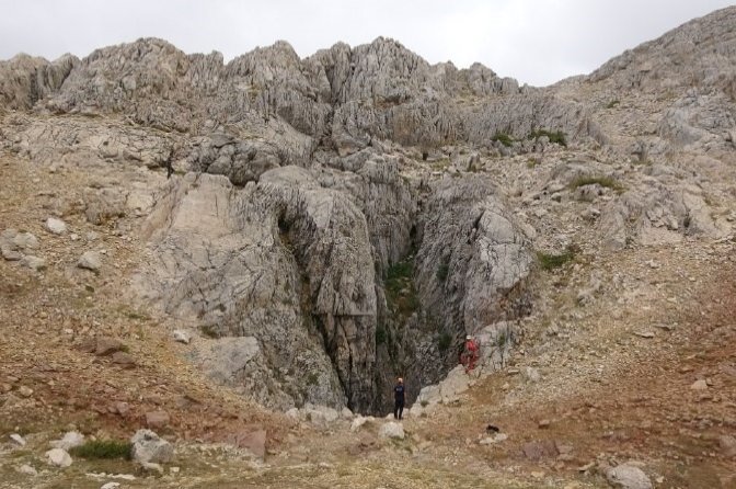 American scientist undergoes treatment in Türkiye’s 3rd deepest cave