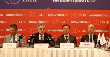 Türkiye-U.S. Business Council (TAIK) Chairperson Mehmet Ali Yalçındağ (2L), AmCham of Türkiye President Tankut Turnaoğlu (2R) during the news conference, Istanbul, Türkiye, Sept. 7, 2023. (AA Photo)