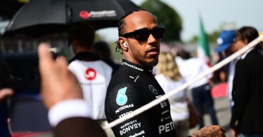 Mercedes' British driver Lewis Hamilton looks on prior to the start of the Italian Formula One Grand Prix race at Autodromo Nazionale Monza circuit, Monza, Italy, Sept. 3, 2023. (AFP Photo)