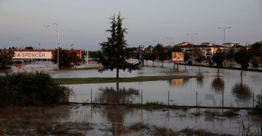 Pinios River overflows flooding residential areas, Larissa, Greece, Sept. 8, 2023. (Reuters Photo)