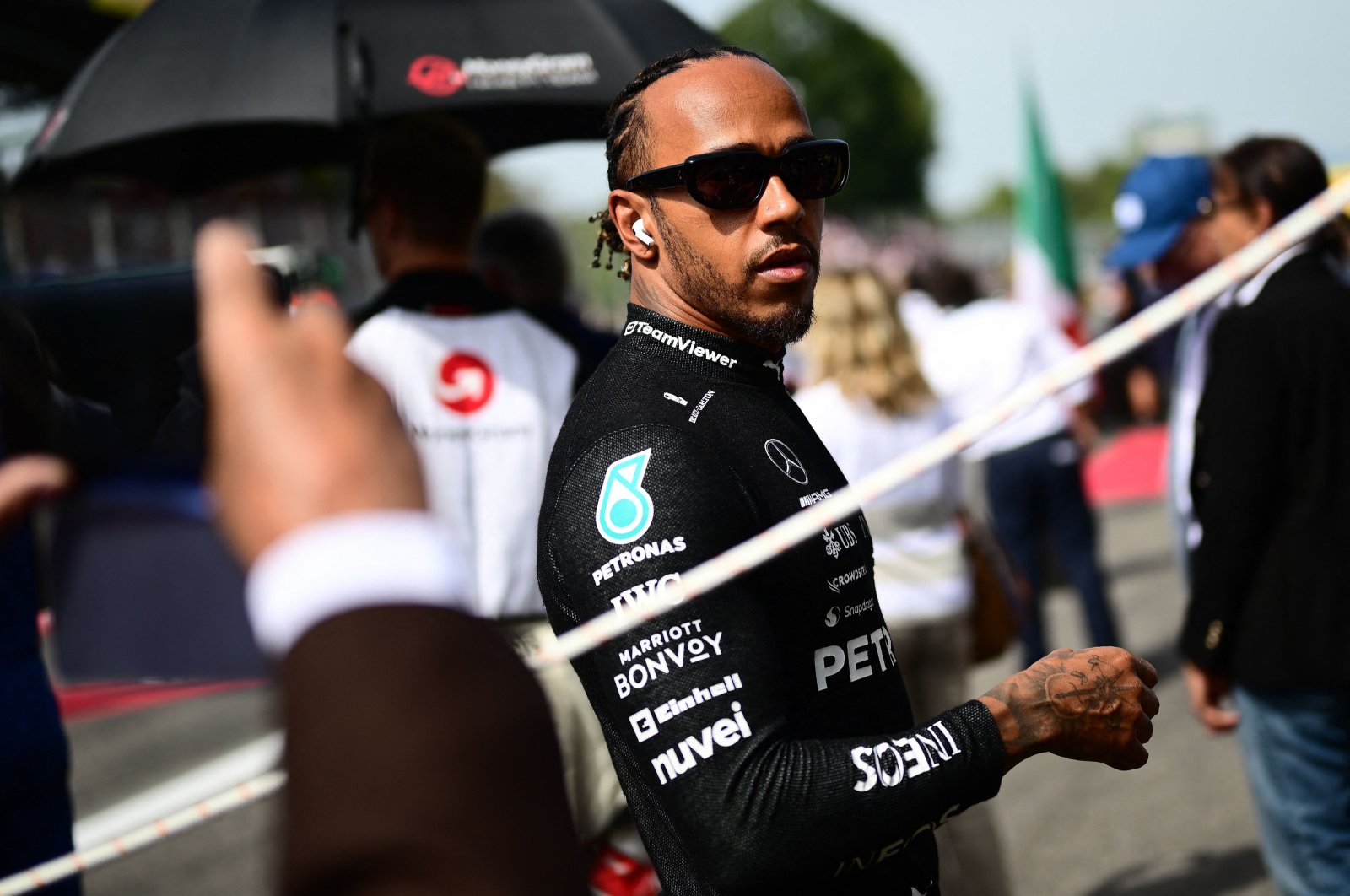 Mercedes&#039; British driver Lewis Hamilton looks on prior to the start of the Italian Formula One Grand Prix race at Autodromo Nazionale Monza circuit, Monza, Italy, Sept. 3, 2023. (AFP Photo)