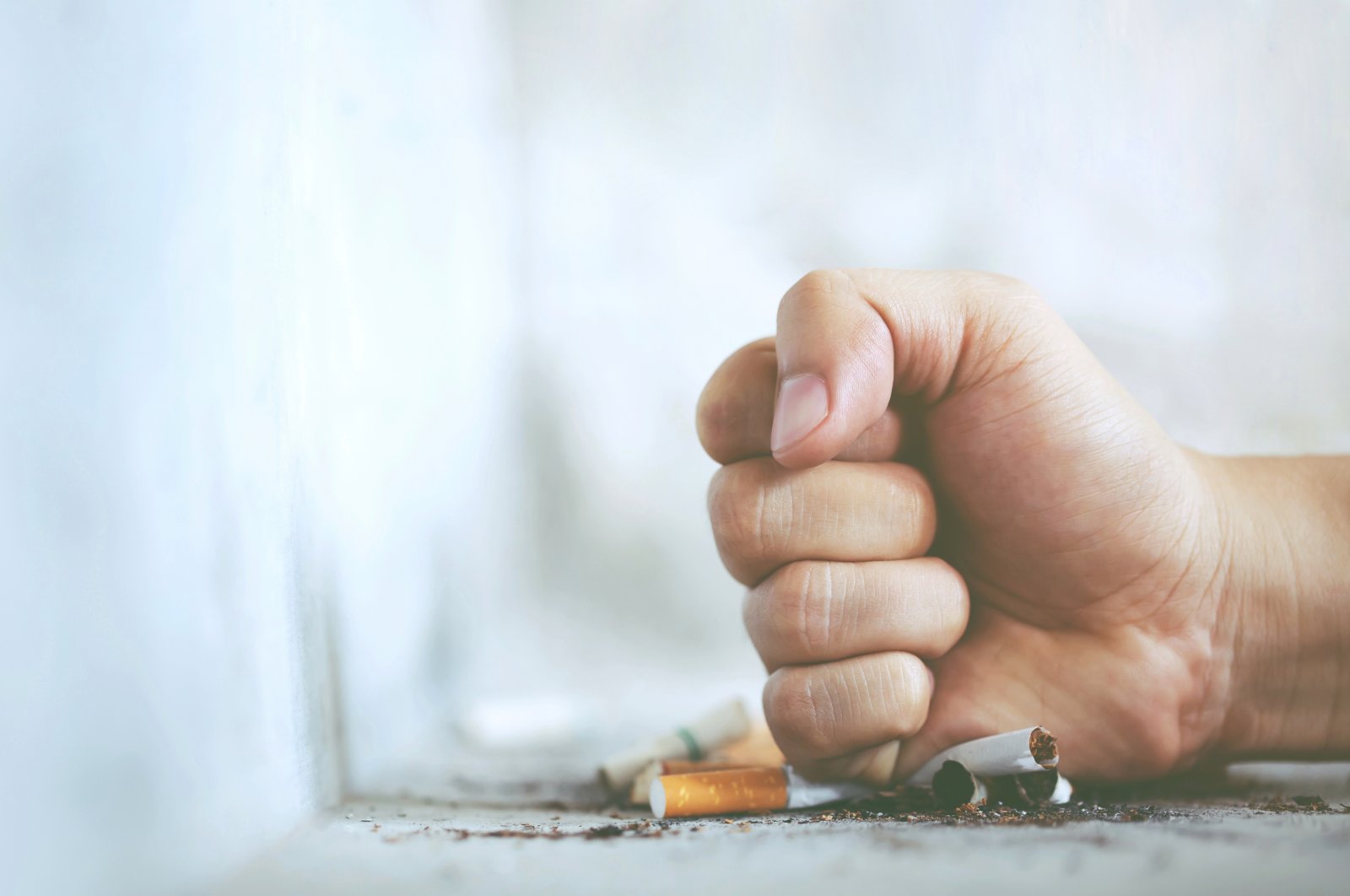 Individuals with low to moderate addiction levels are offered personalized smoking cessation plans, while those with more serious addictions are advised to get medical advice. (Shutterstock Photo)