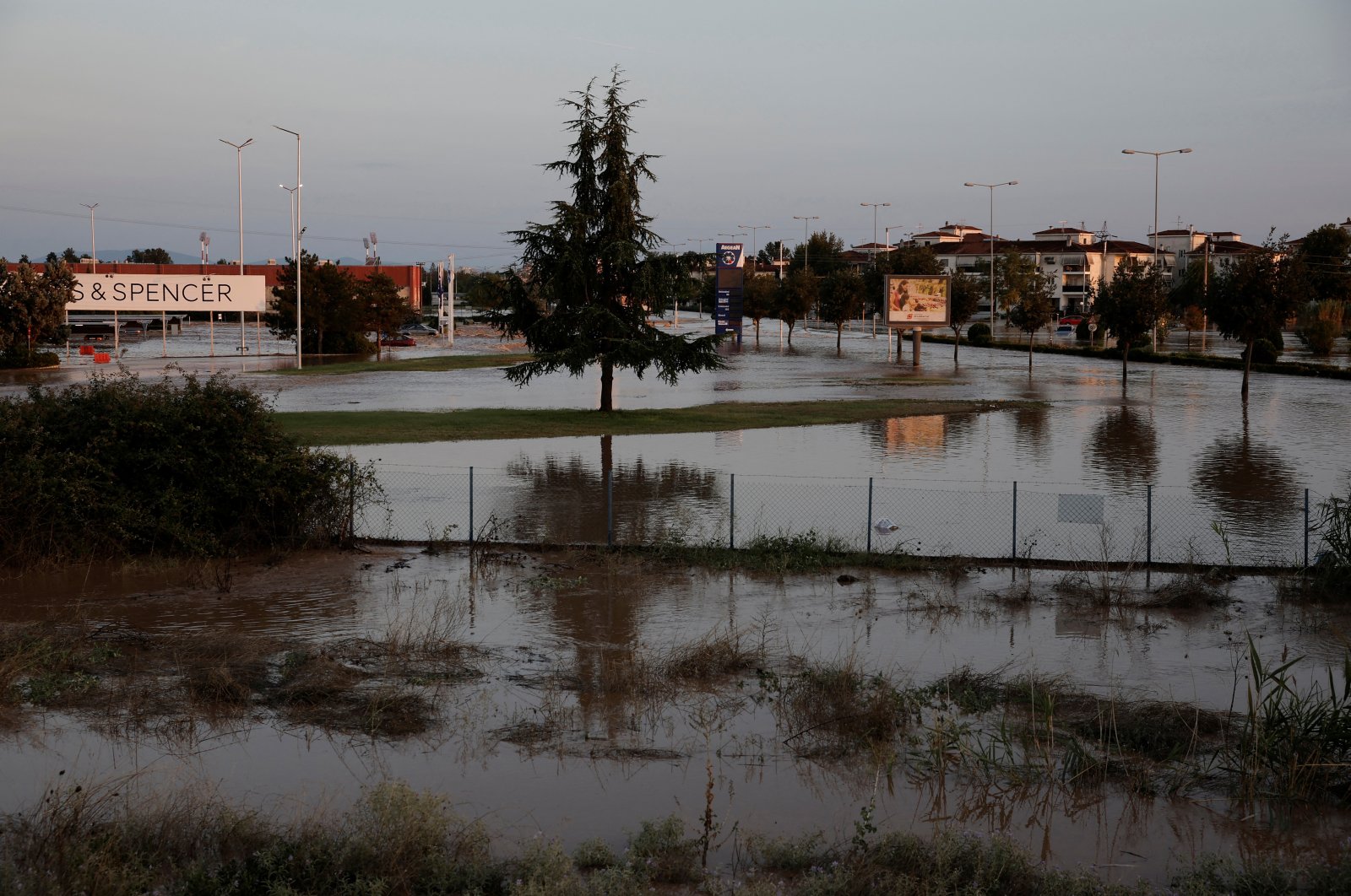 Pinios River overflows flooding residential areas, Larissa, Greece, Sept. 8, 2023. (Reuters Photo)